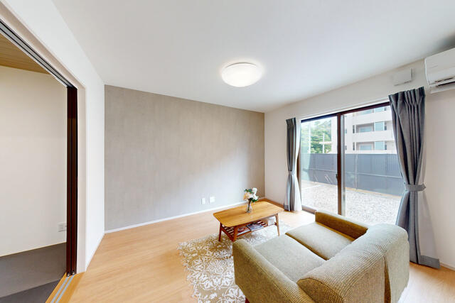 【リビング】LDKと和室を合わせて23.5帖!やすらぎをもたらす広々とした空間♪※家具・小物はCGによるイメージ