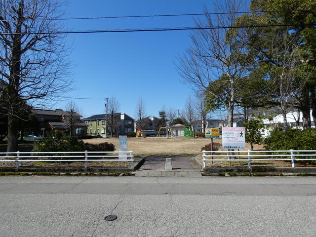 【公園】徒歩圏内の寺地なかよし公園 距離：300m