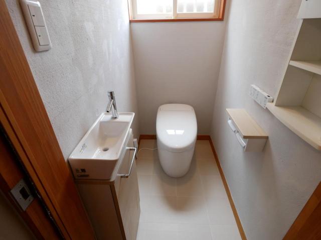 【トイレ】1階トイレはタンクレス！