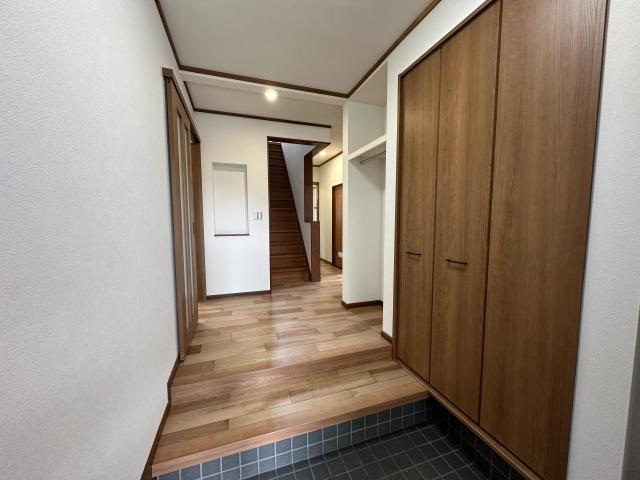 【玄関】内玄関