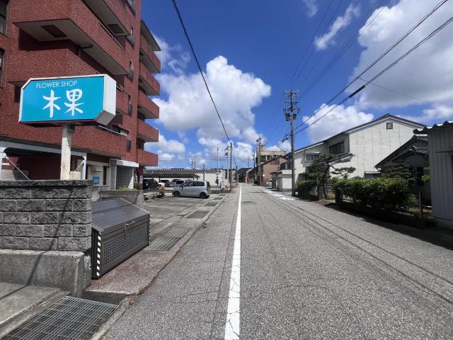 【外観】前面道路