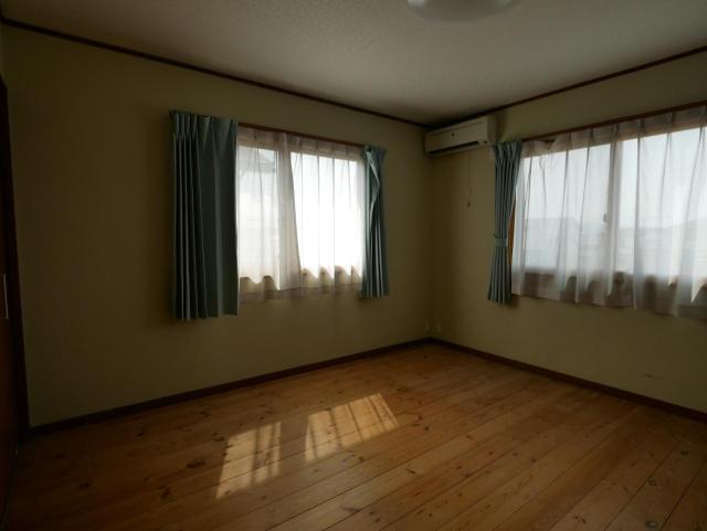 【室内】２階洋室