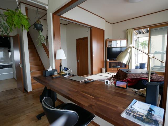 【リビング】ダイニングからリビング