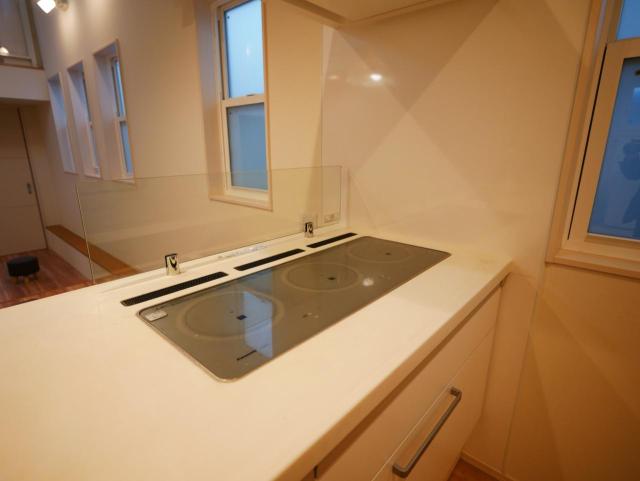 【キッチン】３連ＩＨ