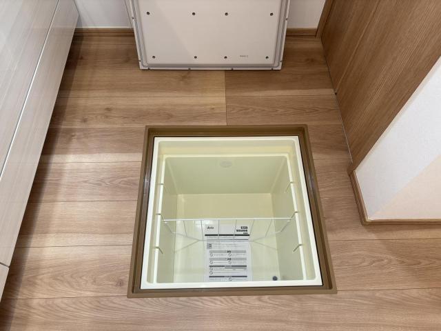 【収納】床下点検口兼収納庫
