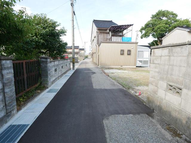 【外観】西側前面道路