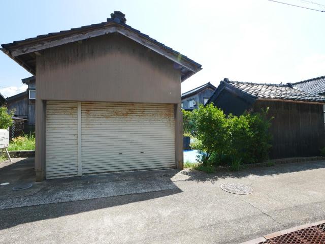 【外観】車庫