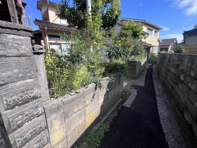 【外観】建物前の通路