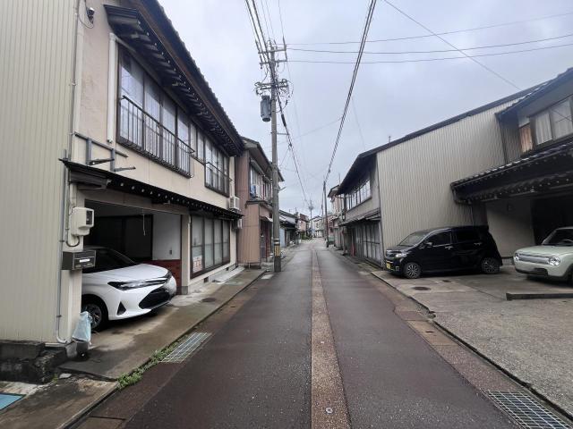 【外観】前面道路（融雪付き）