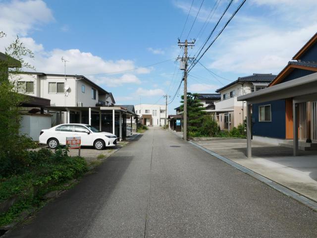 【外観】東側前面道路