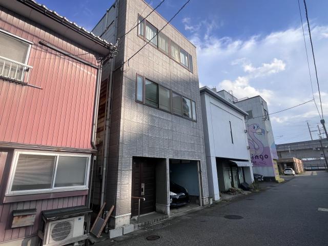 【外観】前面道路含む