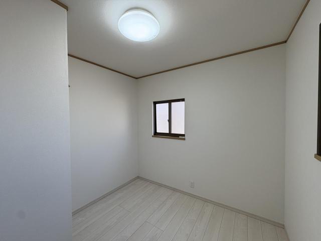 【外観】２階納戸