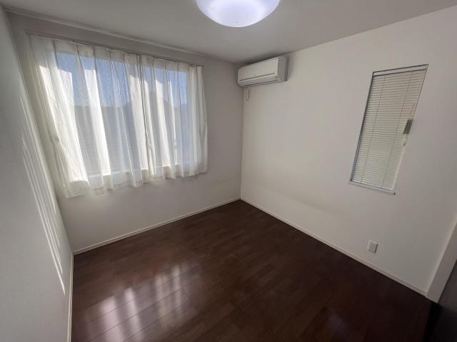 【室内】２階洋室