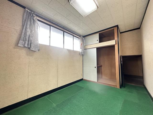 【室内】２階洋室６．５畳