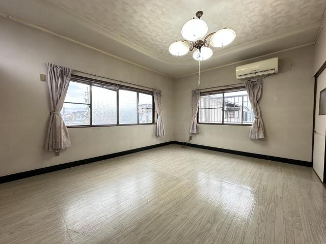 【室内】２階洋室１０畳