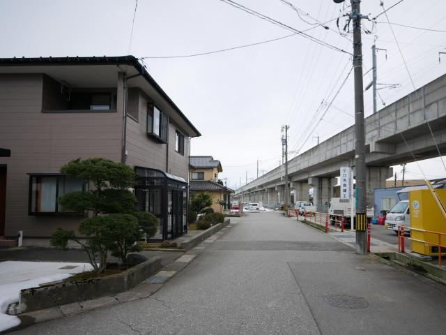 【外観】前面道路